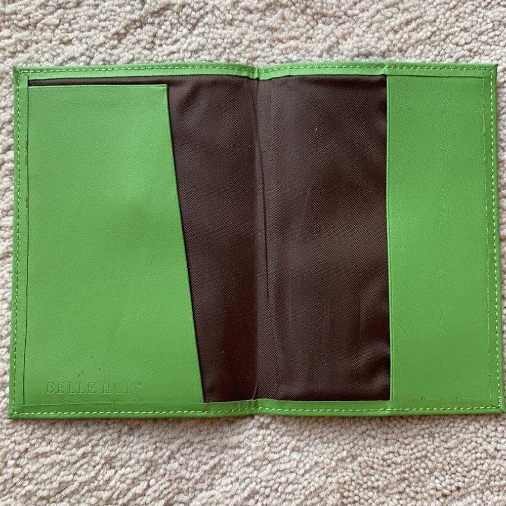 Belle Hop genuine leather green passport holder - Picture 2 of 4